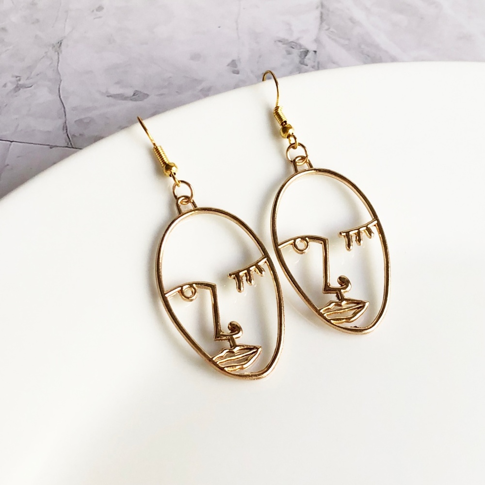 NEW Human Face Earrings (gold color) - Picture 3 of 7